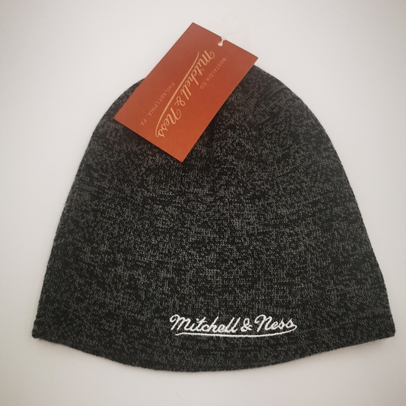 TFC Toronto Football club toque hat - Picture 2 of 3